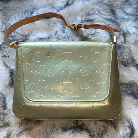 Louis Vuitton Patent Leather Vernis Purse in Lime - Picture 3 of 7